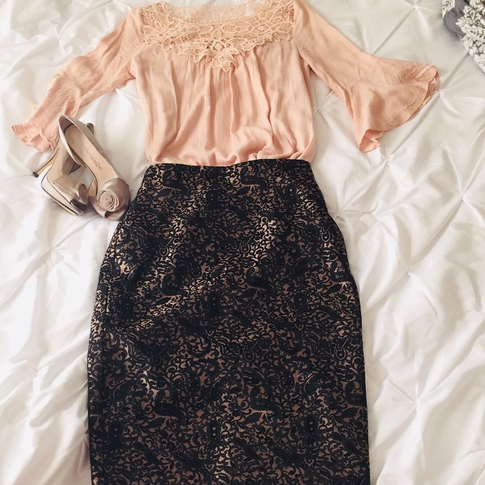 Worthington Gold & Black Skirt